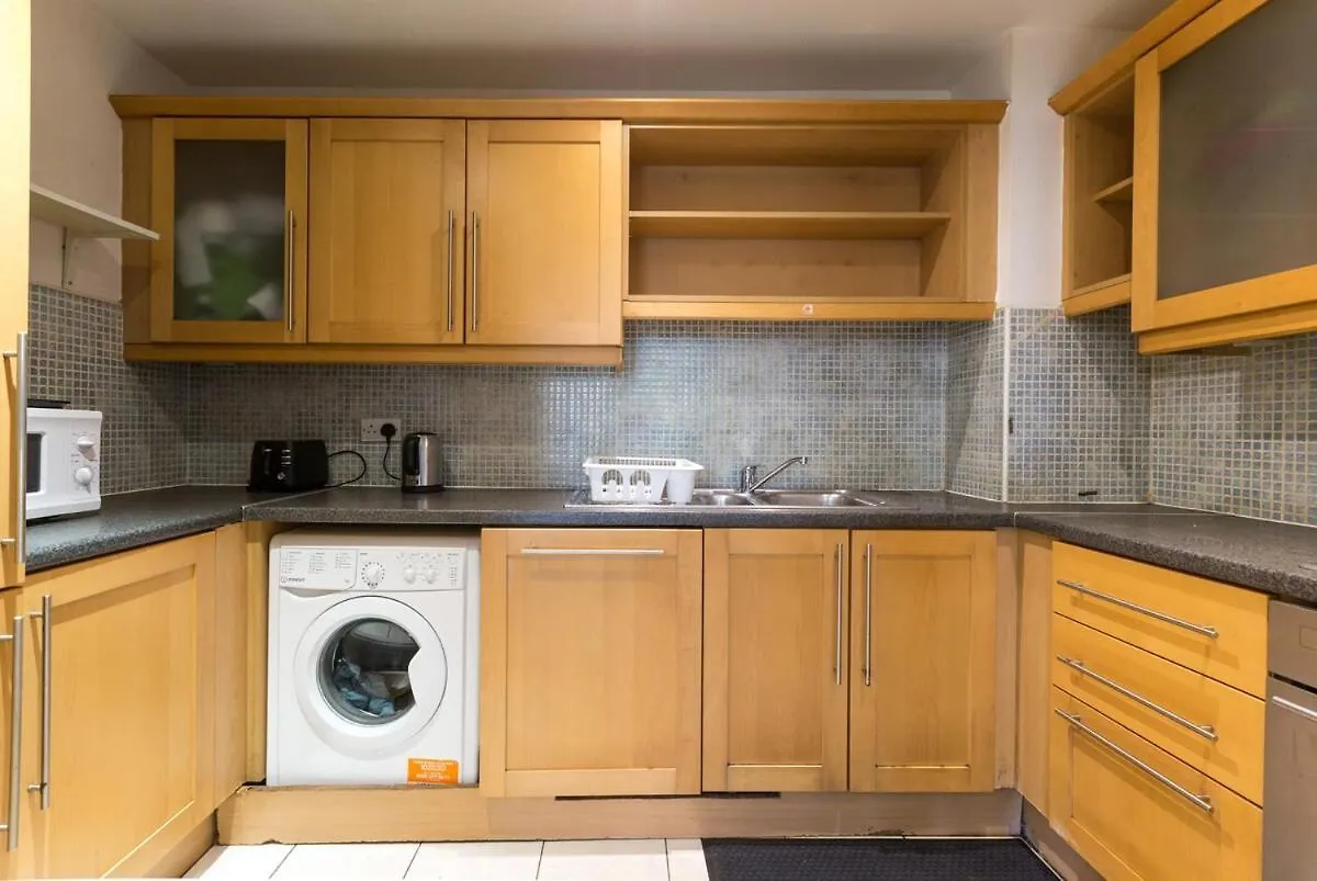 Spacious Two Bedroom Apartment Дублин